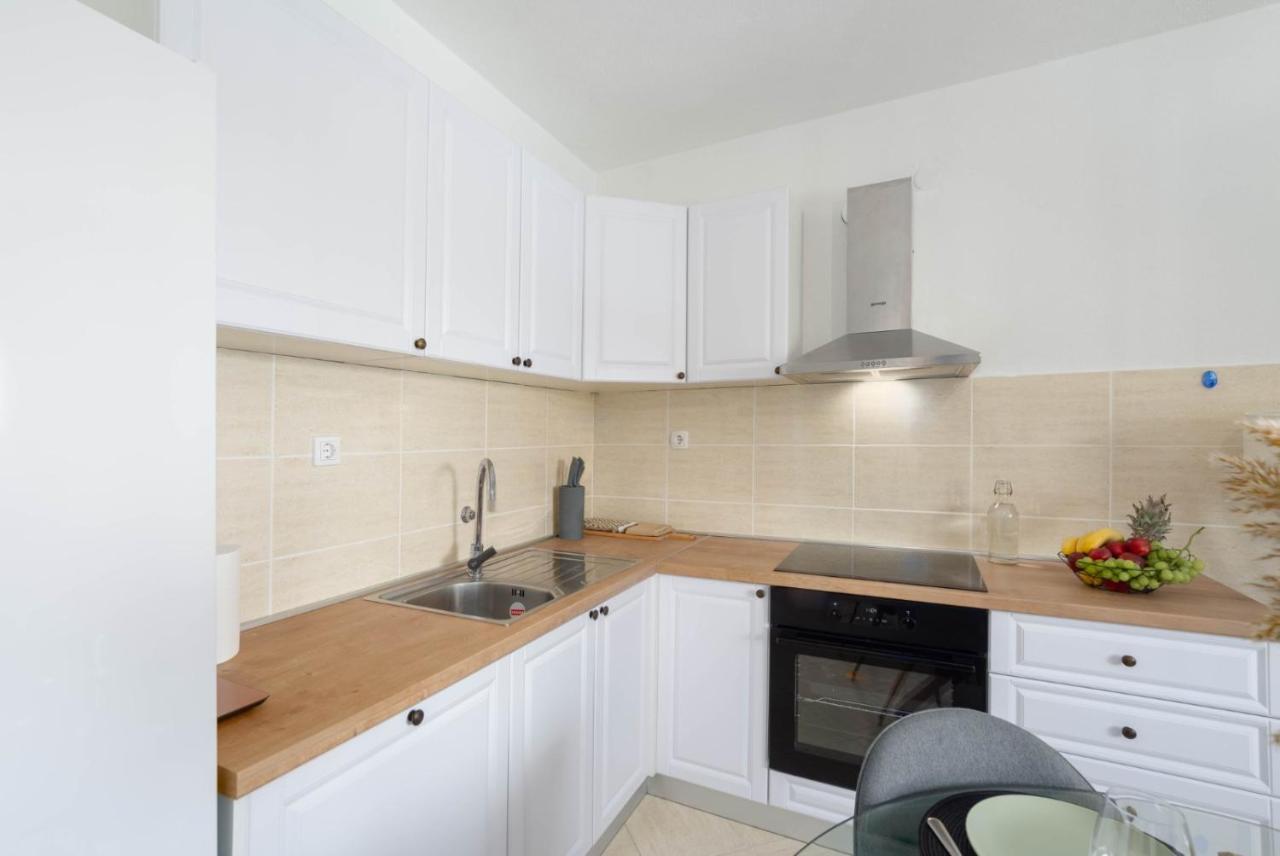 Apartman Bili Солин Екстериор снимка